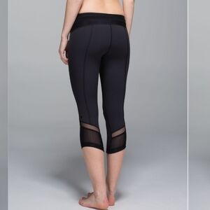 Lululemon Just Breathe Crop Legging. Black. Polka Dot Mesh Details. 19". Size 10